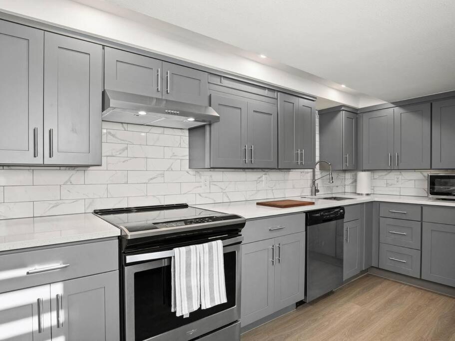 Elegant Richmond Gem Nestled Up To Hawthorne Blvd. Lejlighed Portland Eksteriør billede