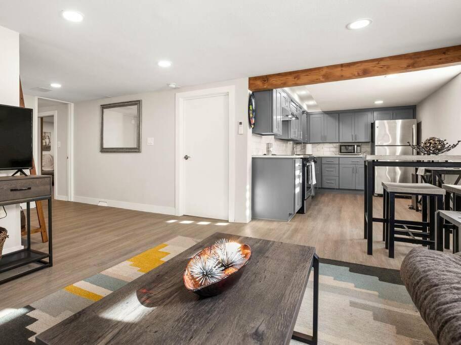 Elegant Richmond Gem Nestled Up To Hawthorne Blvd. Lejlighed Portland Eksteriør billede
