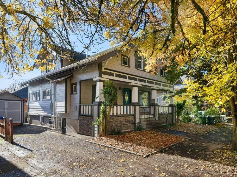 Elegant Richmond Gem Nestled Up To Hawthorne Blvd. Lejlighed Portland Eksteriør billede